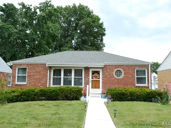 4739 Heege Rd, Saint Louis, MO 63123