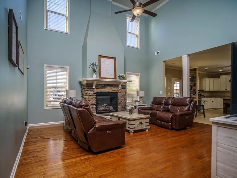 205 Holmes Point Ct — Photo 5