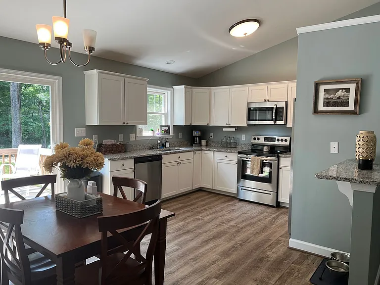 346 Brooks Dr — Photo 8