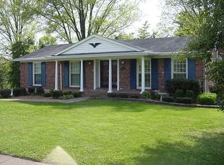 2718 Hounz Ln, Louisville, KY 40223