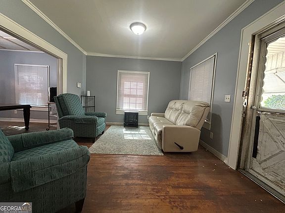 3rd image of 3861 Grand Ave