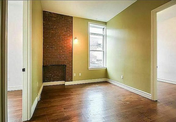 2nd image of 236 Meserole St APT 4F