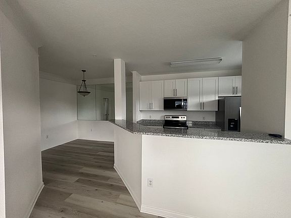 5th image of 4802 51st St W APT 322