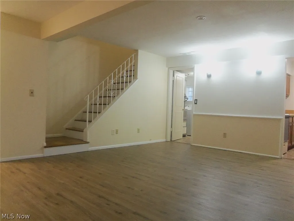 3 bed, 1.5 bath, 1160 sqft, $1,300 — Photo 3