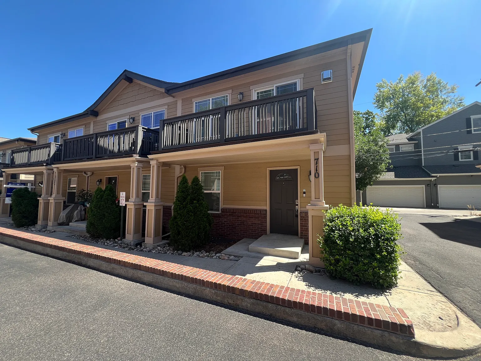 3 bed, 1480 sqft, $3,195 — Photo 2