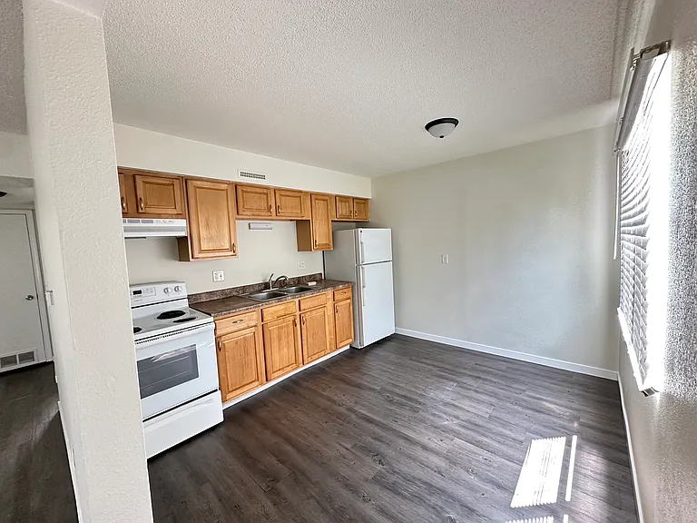 1119 3rd St SW #1 — Photo 3