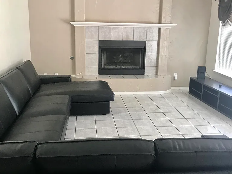 6516 Royal Ridge Dr — Photo 5