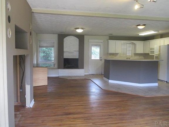 2nd image of 910 N 70th Ave