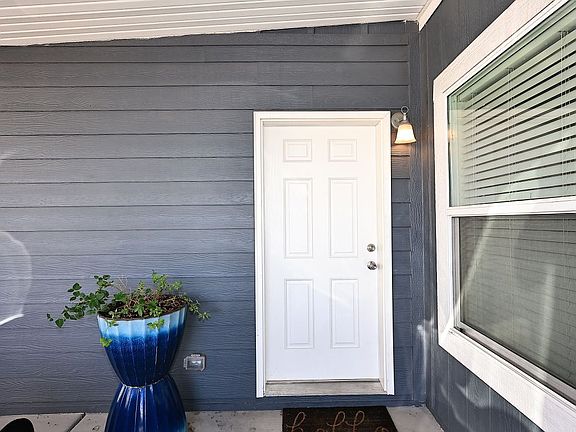 3rd image of 2206 S Ellsworth Rd #103B