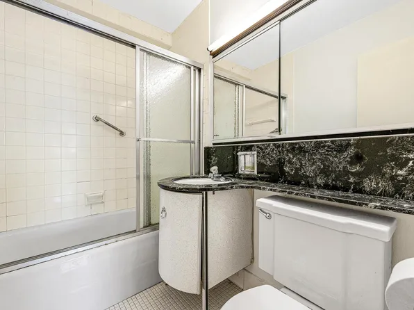 111-20 73rd Avenue image 19 of 22