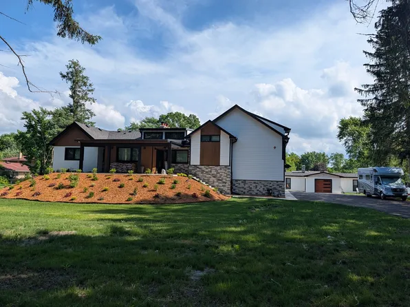 675 W Gilbert Rd, Palatine, IL 60067