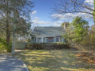 29 Halsey Ln, Remsenburg, NY 11960