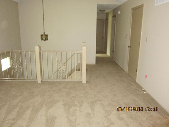 Entry Stairs from Liv Rm