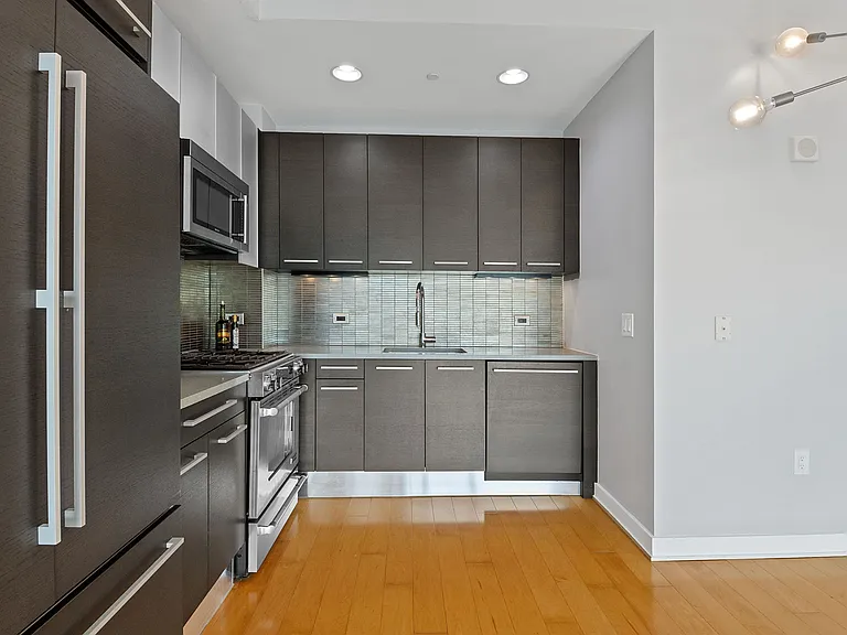 2 2nd St #1807 — Photo 9