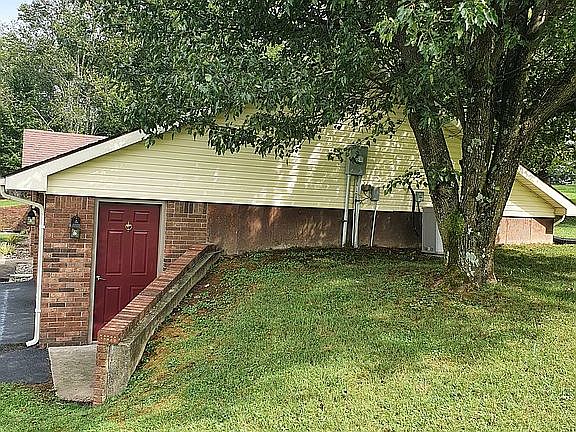 4th image of 60 E Wilson Dr