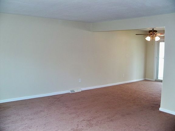 4th image of 2451 Potomac Ln