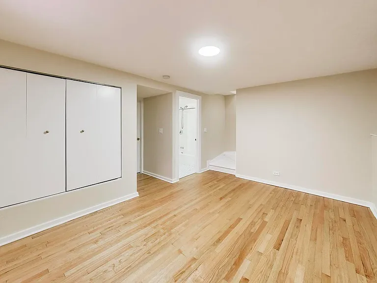 2233 W Armitage Ave #CH — Photo 10