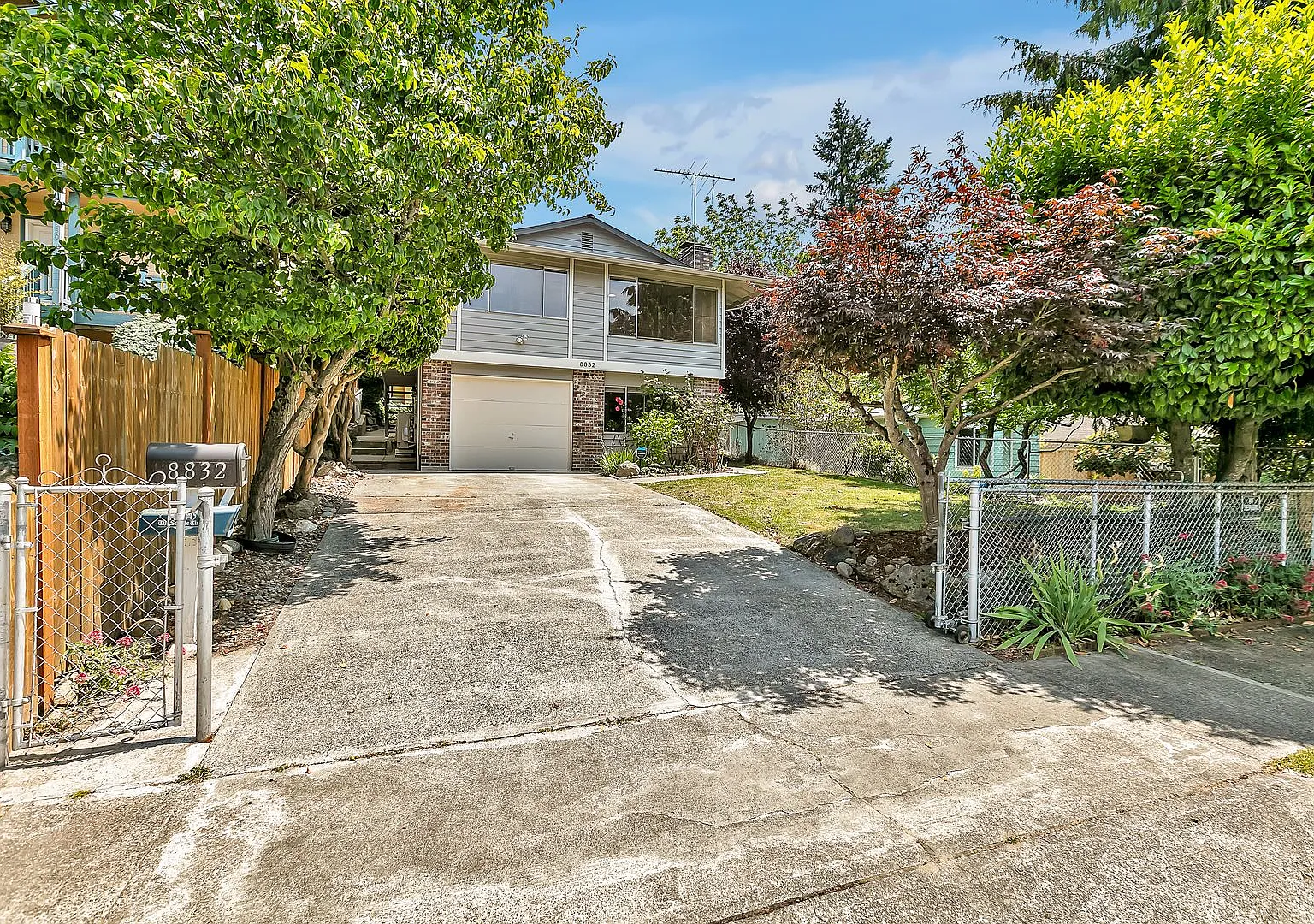 Fully Renovated 3BD Upper Duplex with Garage & Garden in West Seattle — Photo 1