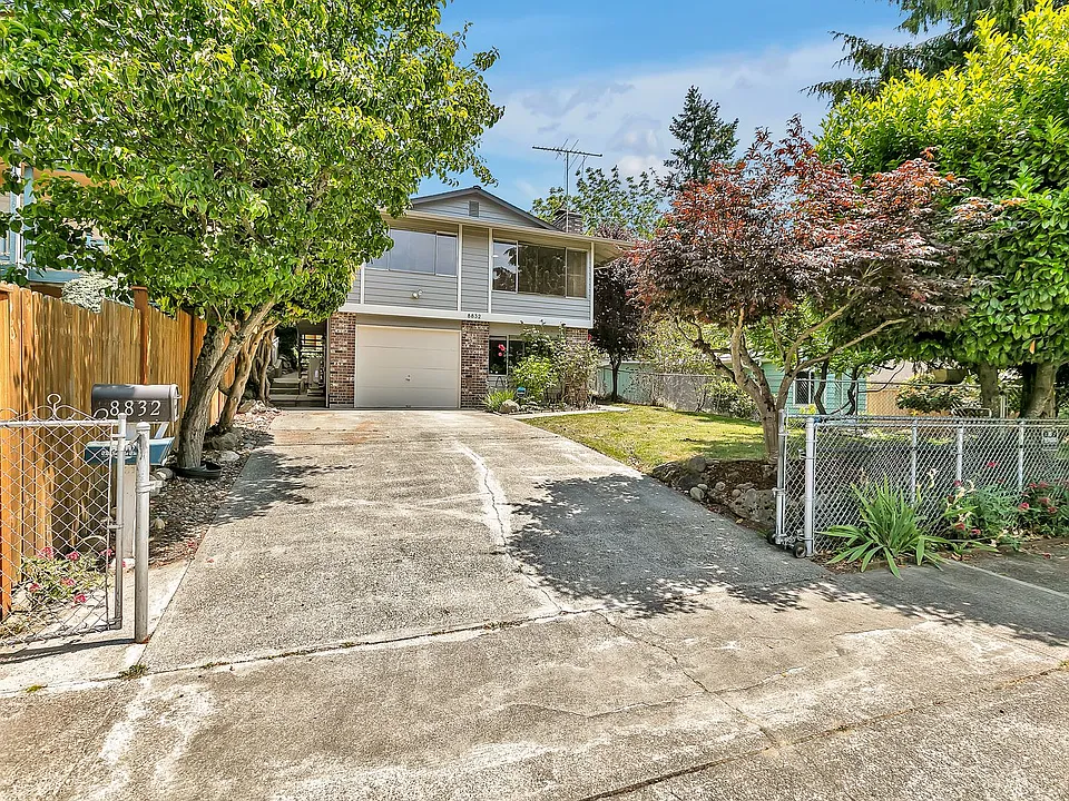 8832 20th Ave SW