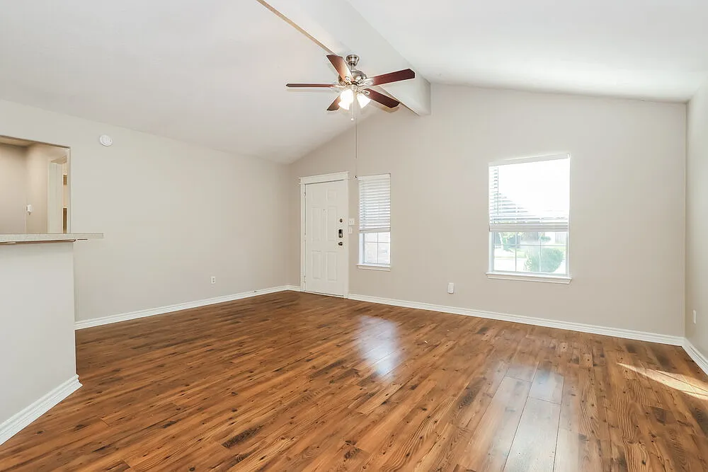 3 bed, 2.0 bath, 1416 sqft, $1,875 — Photo 4
