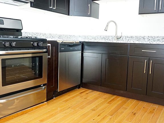 Stainless steel appliances and granite counters