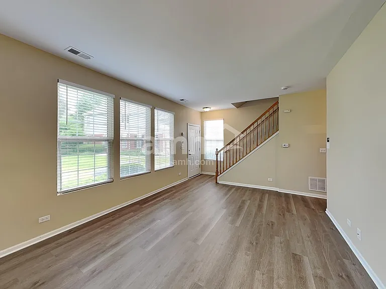 509 Springbrook Trl N — Photo 8