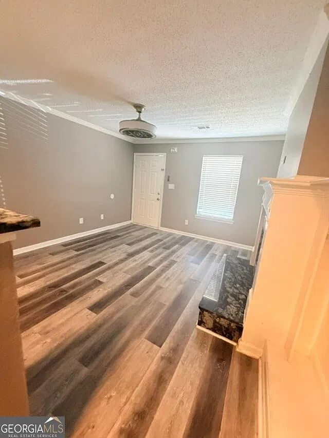 3 bed, 2.0 bath, 1226 sqft, $2,500 — Photo 4