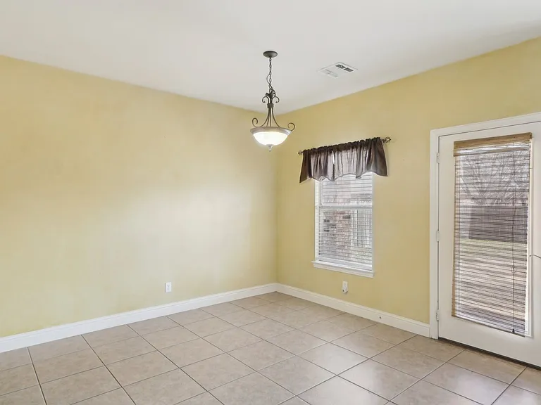 313 Country Lakes Dr — Photo 13