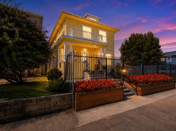 871 37th St, Oakland, CA 94608
