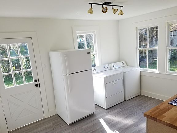 2nd image of 115 Louisa Blvd