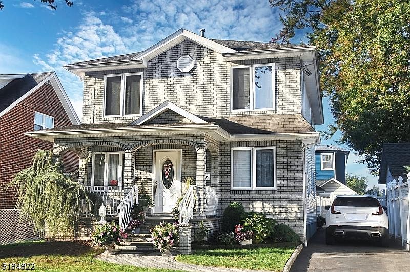 1st image of 521 Laurita St