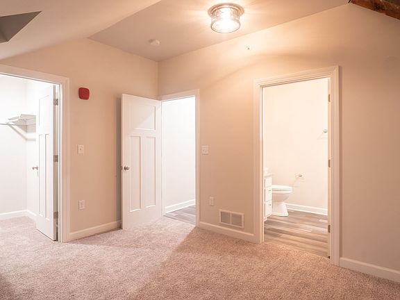 2nd image of 812 50th St #204