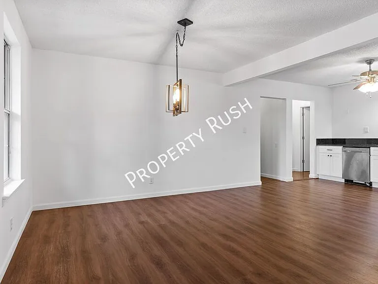 3404 Frawley St — Photo 10