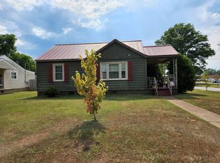 1009 Cave St, Tuscumbia, AL 35674