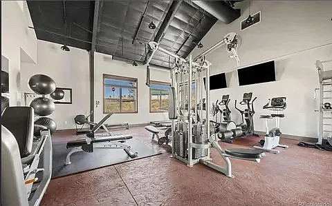5907 Presidio Pkwy — Photo 30