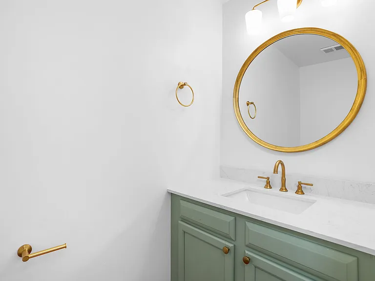 423 McDaniel Dr — Photo 7