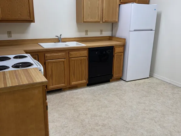 118 S Paxton Ave, Hershey, NE 69143