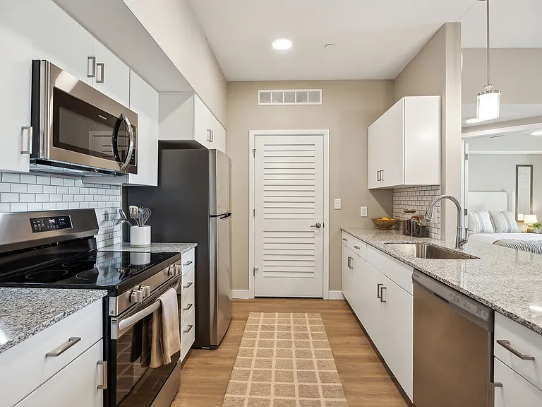 Eagle Ridge Apartment Homes — Photo 17