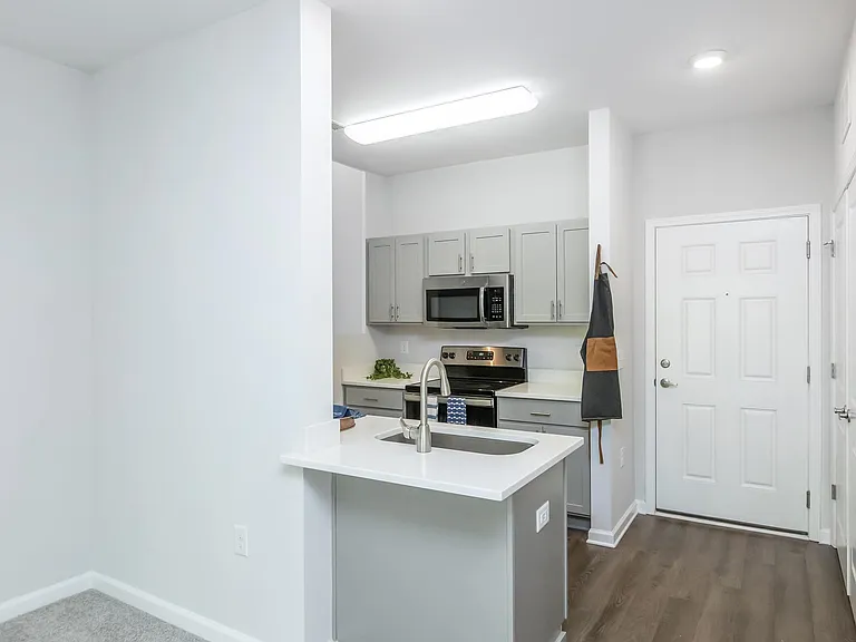 Riverstone Apartments at Long Shoals — Photo 36