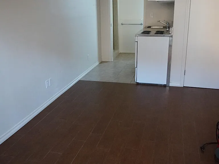 1314 W 18th St #B — Photo 4