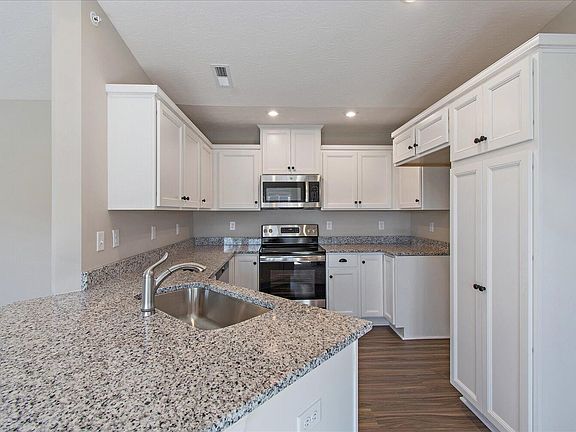4th image of 2418 Arezzo St #400300