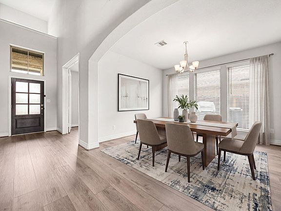 4th image of 309 Avendita Ln