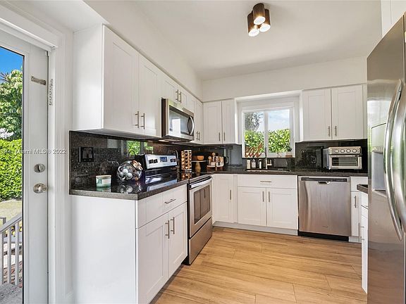 5th image of 1240 S Alhambra Cir