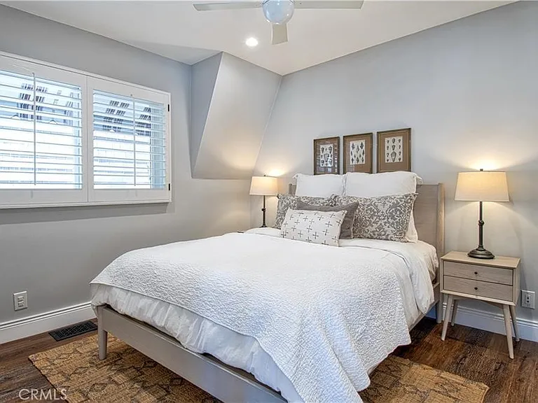 1119 E Balboa Blvd #A — Photo 16