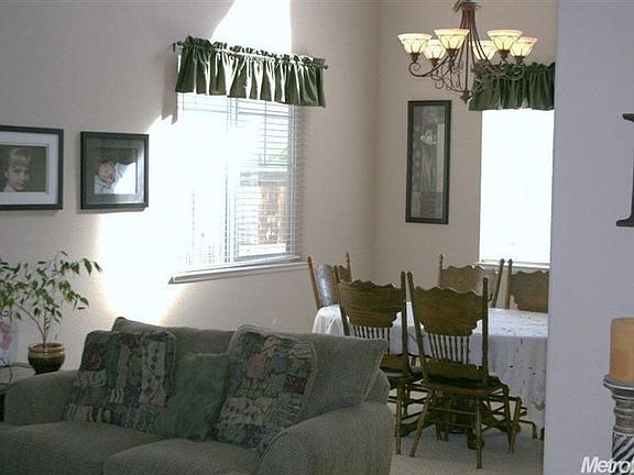 3rd image of 104 Shore Ln