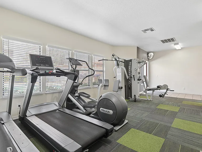 California Place Apartments — Photo 6