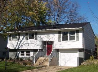 1804 S Thoreau Ct, Schaumburg, IL 60193