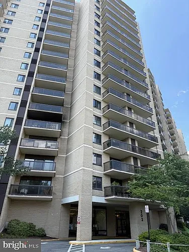 203 Yoakum Pkwy #715 Photo 1