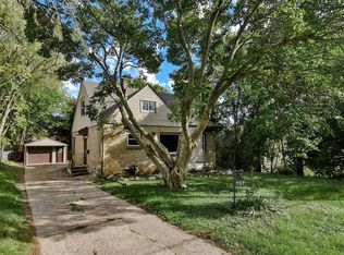 707 Parkview Ave, Rockford, IL 61107