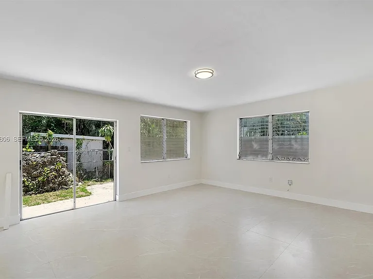 1612 SW 23rd St #1612 — Photo 17